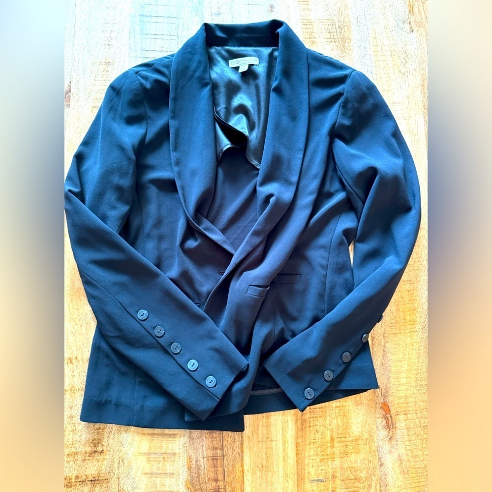 Eva Mendes lightweight soft off black blazer with buttons EUC size 4